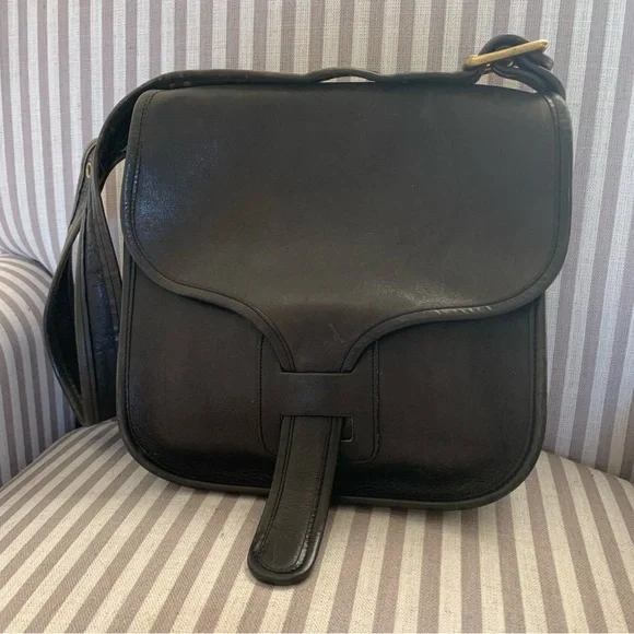Vintage Coach Black Leather Shoulder Bag Purse 733-8099